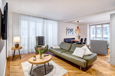 独家装修的两居室公寓