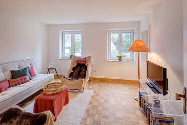 位于安静区域、带家具的明亮公寓出租