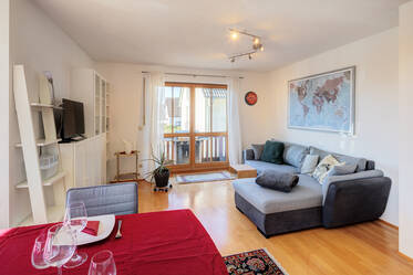 明亮的两室公寓出租,带停车位