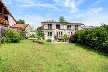 现代半独立式住宅出租,位于沃尔特湖畔。